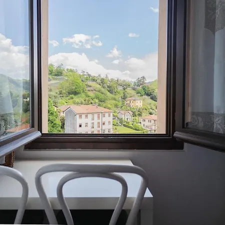 Vacation Family In By Rent Apartment *