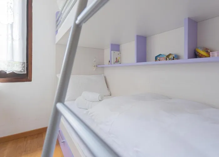 Vacation Family In By Rent Apartment Tremezzo